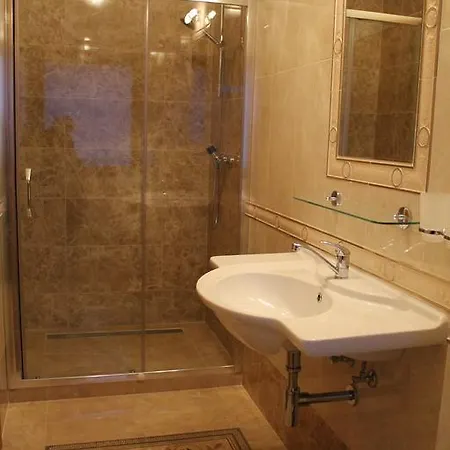 Schaefflerhof 3*