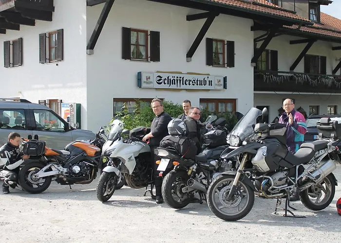 Schafflerhof 3*